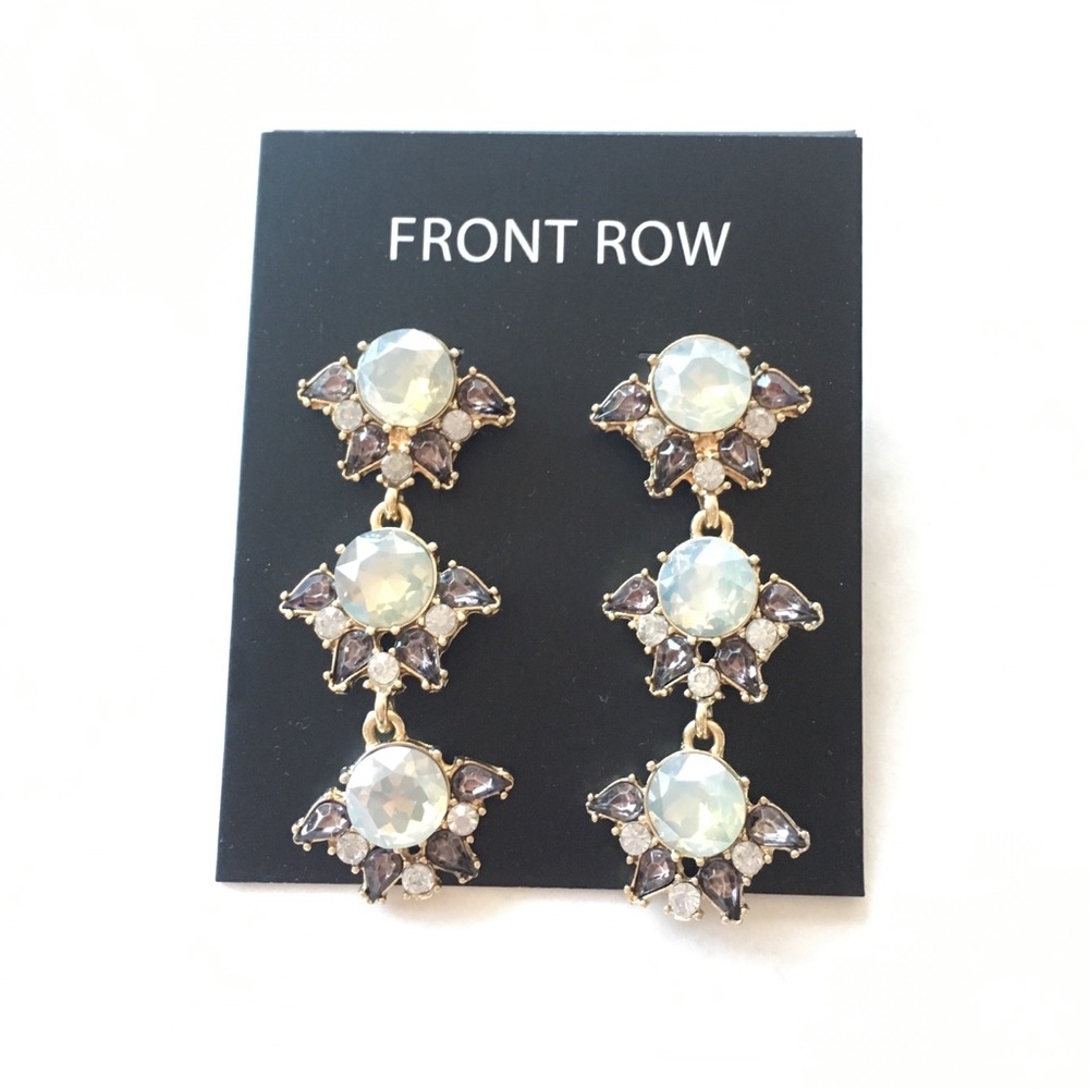 NEW! FRONT ROW STATEMENT EARRINGS